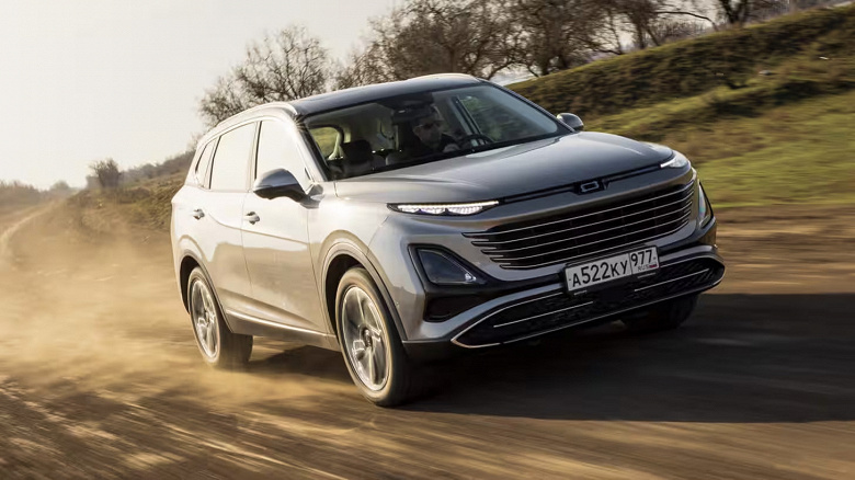 Скидки до 700 тыс. рублей, но цены выросли: в России подорожали большой лифтбэк Bestune B70 и флагманский кроссовер Bestune T90